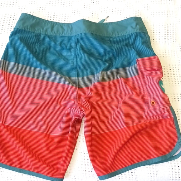 RVCA board/surf/swim shorts size 36. Performance stretch - Picture 5 of 8